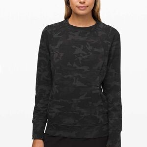 Lululemon Scuba Crew Size 6 Camo
